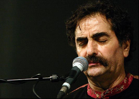 استاد شهرام ناظری | برای بزرگ نمایی عکس کلیک کنید