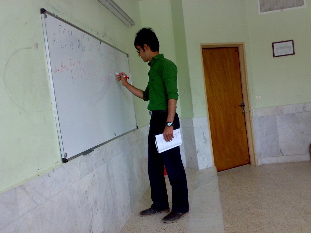 http://s4.picofile.com/file/7736359779/10042013303.jpg