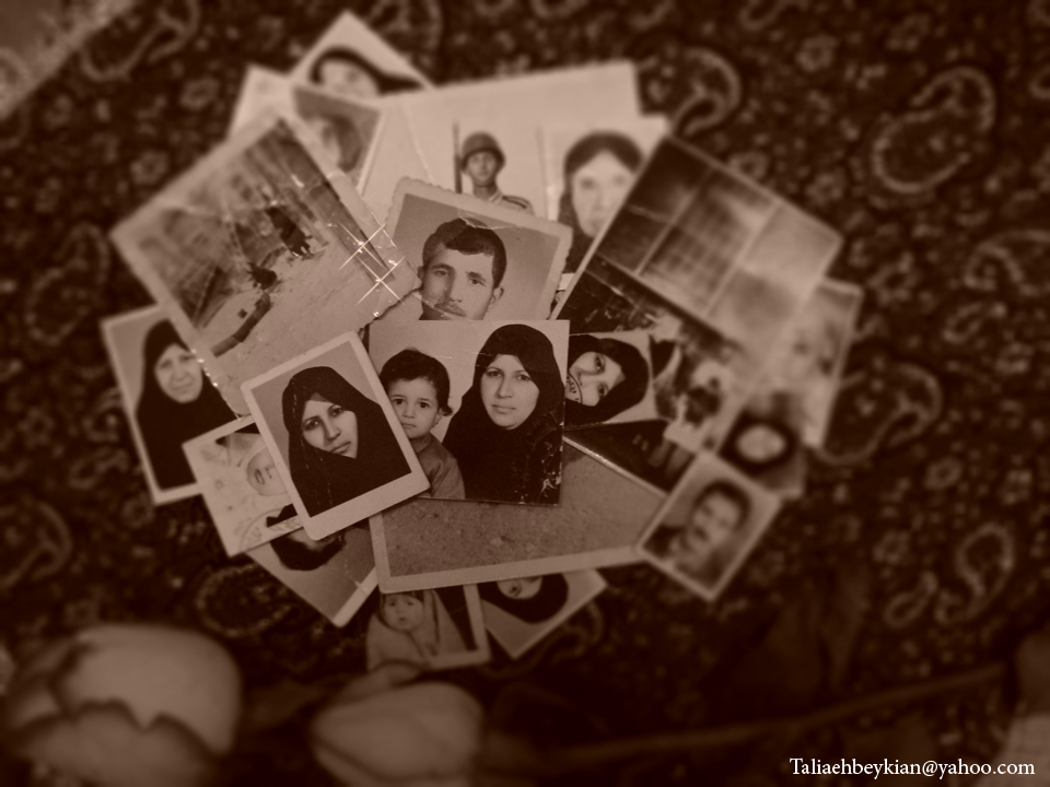 http://s4.picofile.com/file/7747218274/My_Family.jpg