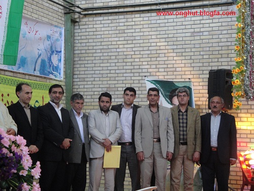 همایش تجلیل از معلمان نمونه منطقه انگوت
