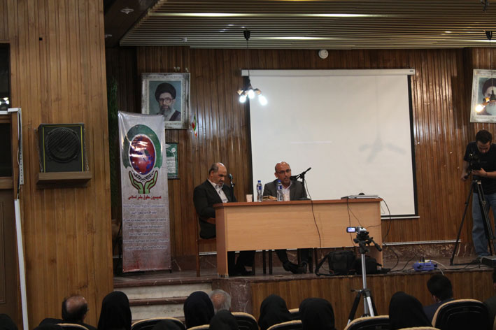 آقايان به پائي مدير كل ثبت استان و سعيد چشمائي اسكوئي رئيس جامعه سردفتران و دفترياران استان در نشست حقوقي جايگاه دفاتر اسناد رسمي در نظم حقوقي و جايگاه حقوق شهروندي در مراجع شبه قضائي ثبت اسناد و املاك