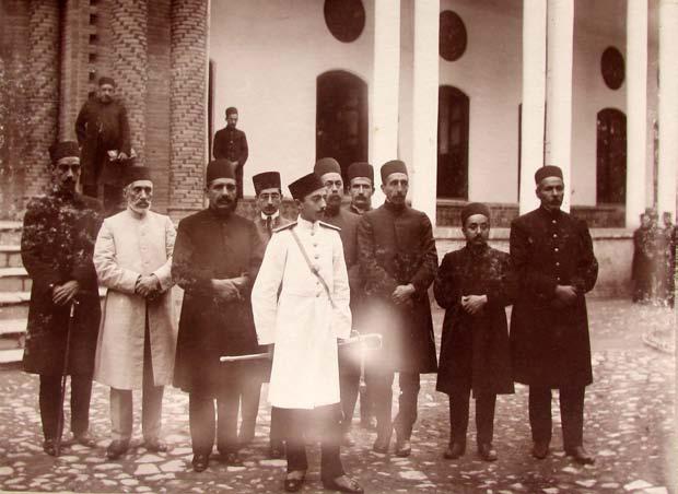http://s4.picofile.com/file/7805558602/aliqapu_ha_iyeleri5.jpg