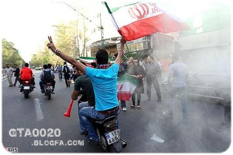 http://s4.picofile.com/file/7809765371/Melli_to_2014_www_Gta0020_blogfa_com_.jpg