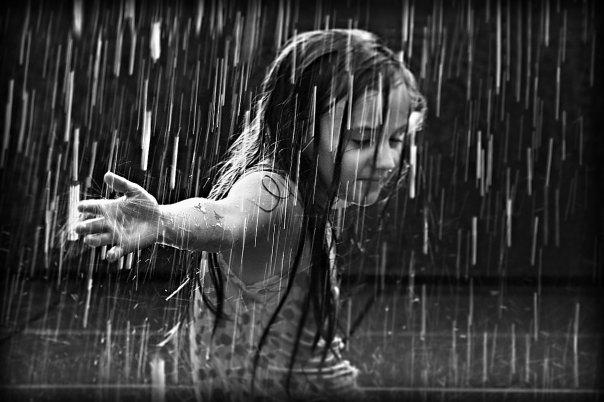 h7685_the_girl_in_the_rain.jpg