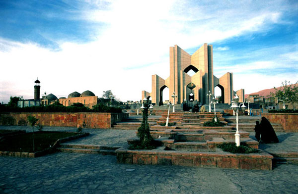 http://s4.picofile.com/file/7813650321/qosharlar_yatiri_tebriz.jpg