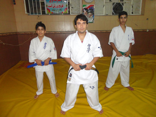 http://s4.picofile.com/file/7858963866/DSC01581.jpg