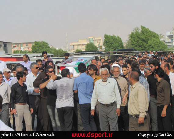 گزارش تصویری:مراسم تشعیع پیکر کوهنورد برازجانی-عکس:احمد احمدی