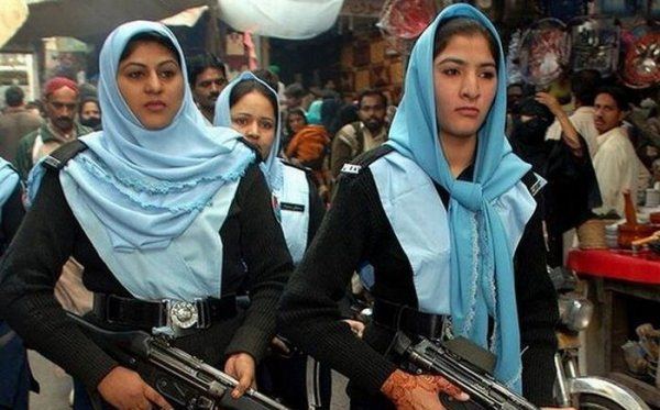 مطالب داغ: پلیس های زن در کشور های مختلف مطالب داغ: پلیس های زن در کشور های مختلف