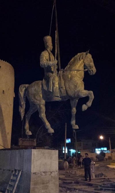 تندیس غضنفرالسلطنه برازجانی