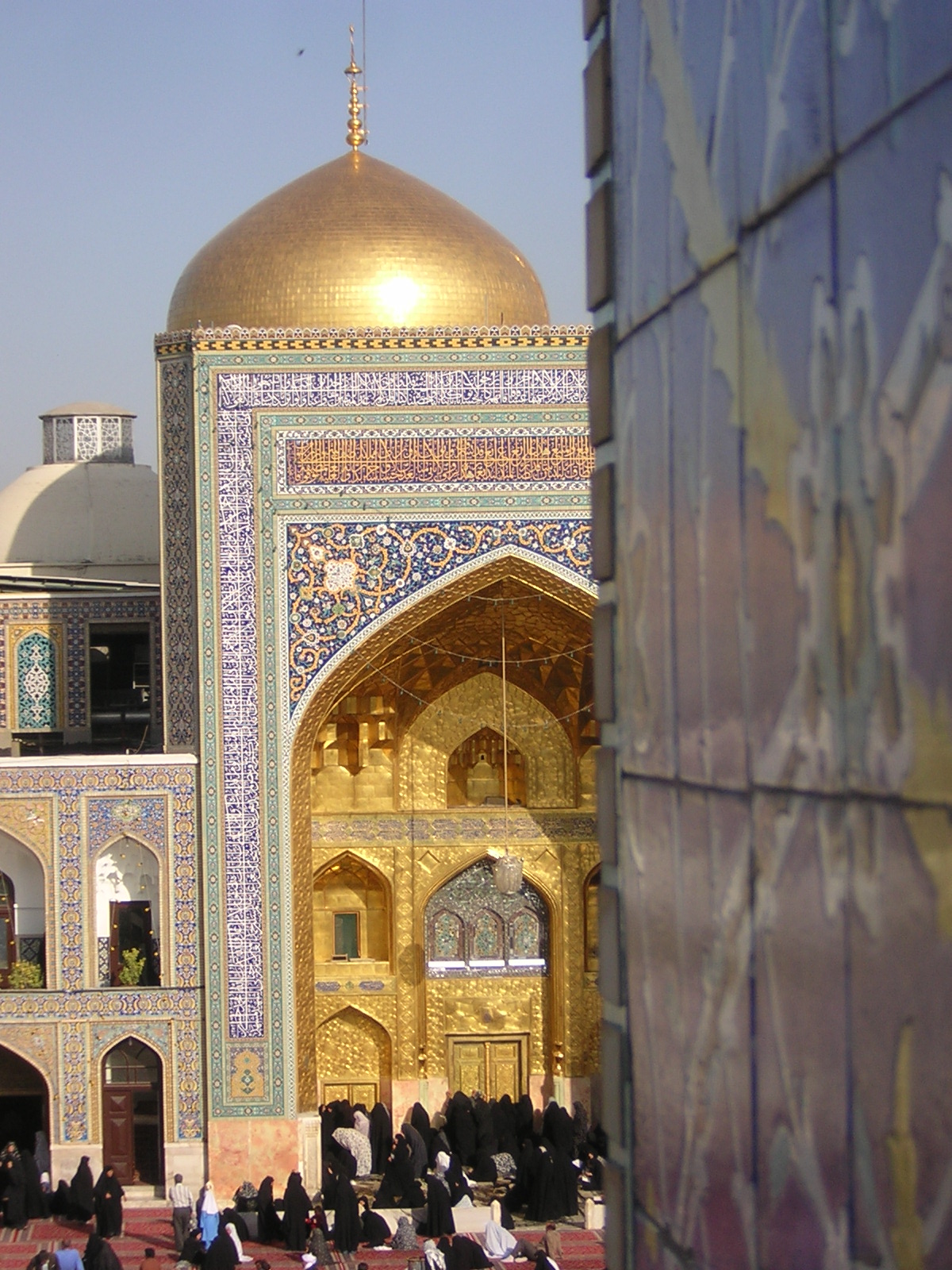 http://s4.picofile.com/file/7936810963/06.jpg