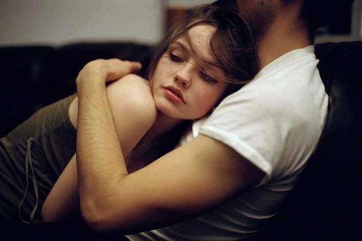 http://s4.picofile.com/file/7942004515/eshq.jpg