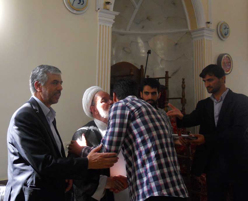 آیت الله دکتر هاشم زاده هریسی در نشست بررسی مشکلات ناشنوایان در محل مسجد امام زمان شهرک ارم تبریز