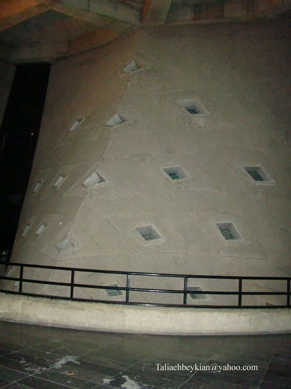 http://s4.picofile.com/file/7963504943/a4.jpg