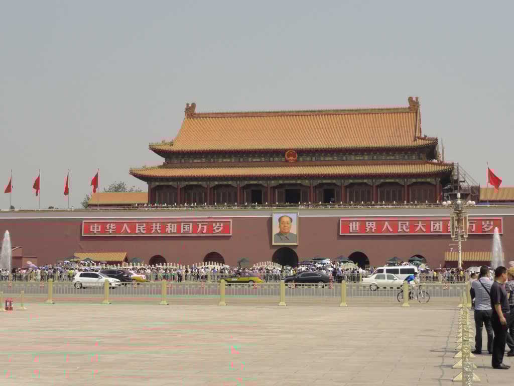 http://s4.picofile.com/file/7998744943/323.jpg