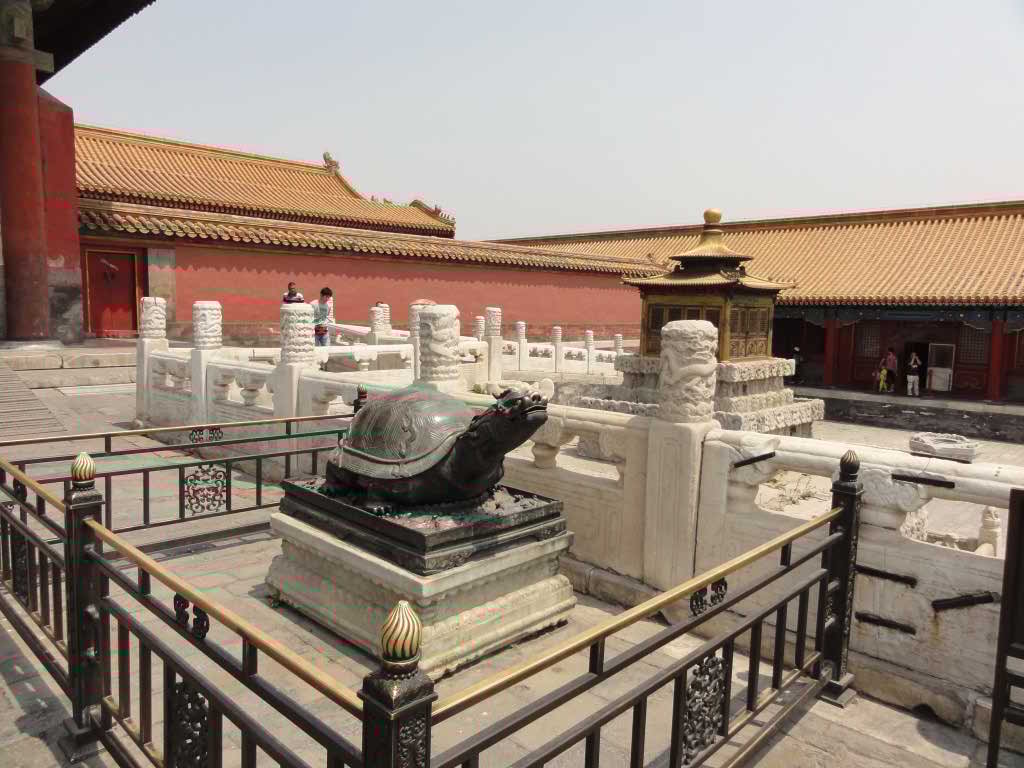 http://s4.picofile.com/file/7998749137/402.jpg