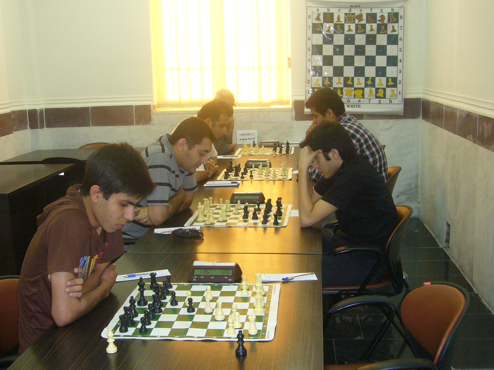 http://s4.picofile.com/file/8100140434/P1040966.jpg