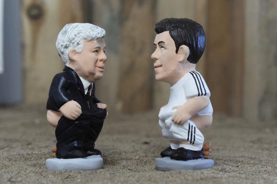 http://s4.picofile.com/file/8100645750/caganer_bale_ancelotti.jpg
