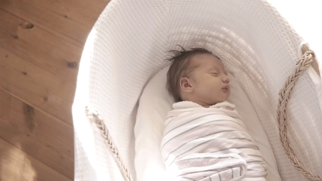 سینما گراف نوزاد کودک لبخند بچه تازه متولد شده