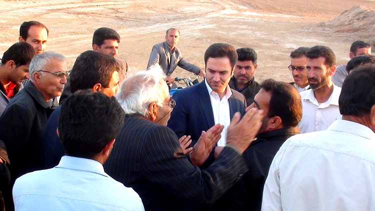 http://s4.picofile.com/file/8162121042/DSC02975.JPG