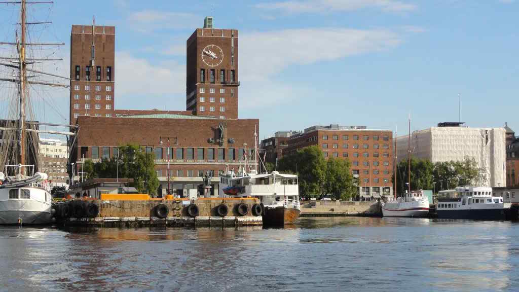 http://s4.picofile.com/file/8163217984/530.jpg