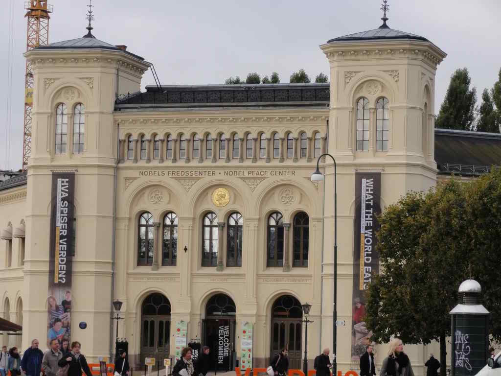 http://s4.picofile.com/file/8163218734/740.jpg
