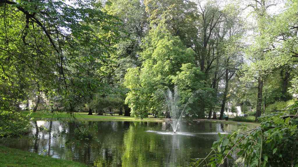 http://s4.picofile.com/file/8163222000/780.jpg