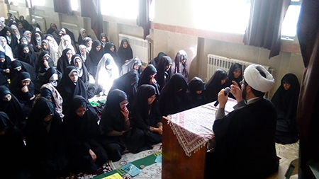 اقامه نماز جماعت و سخنرانی در دبیرستان الغدیر قهدریجان