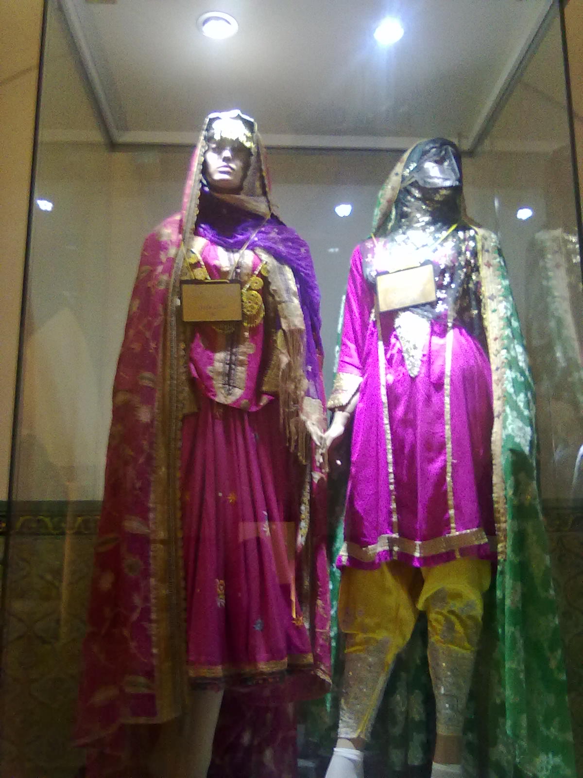 http://s4.picofile.com/file/8167685692/20141109083.jpg