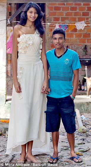 http://s4.picofile.com/file/8168507176/%D8%B9%DA%A9%D8%B3_%D9%82%D8%AF_%D8%A8%D9%84%D9%86%D8%AF_%D8%AA%D8%B1%DB%8C%D9%86_%D8%AF%D8%AE%D8%AA%D8%B1_%D8%AF%D9%86%DB%8C%D8%A7.jpg