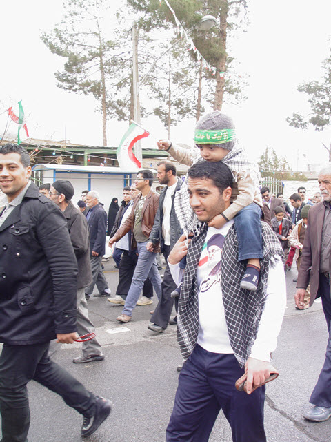 http://s4.picofile.com/file/8170897000/93_11_22_nojavan_4_.jpg