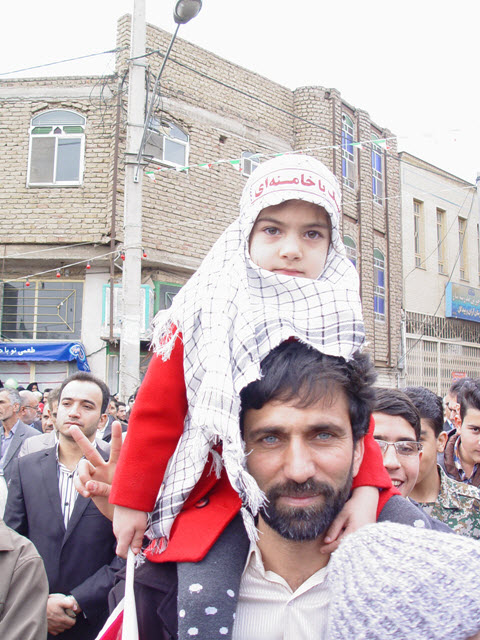http://s4.picofile.com/file/8170897600/93_11_22_nojavan_20_.jpg
