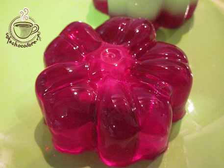 http://s4.picofile.com/file/8171762100/Recoverd_jpg_file_1772_.jpg