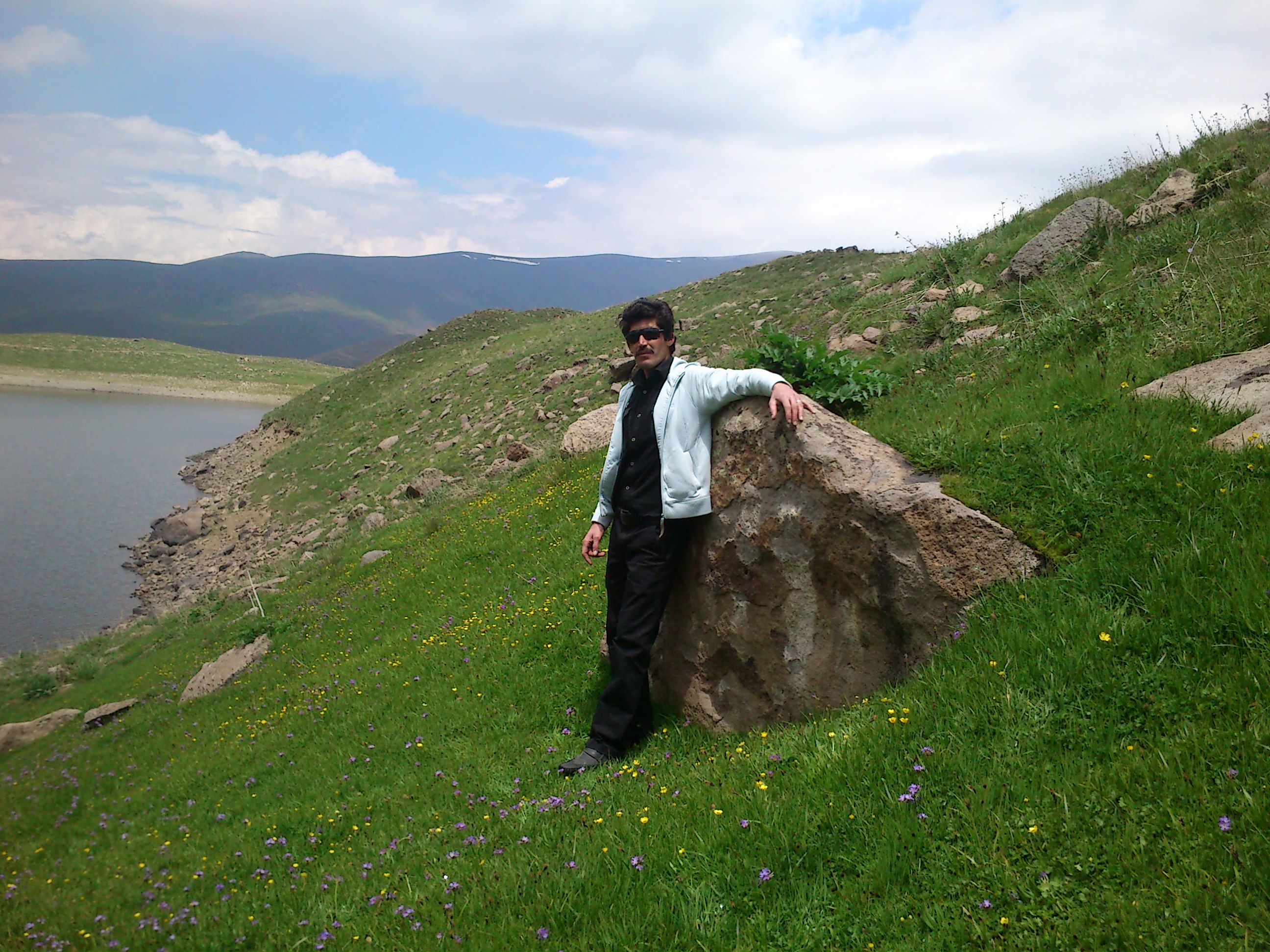http://s4.picofile.com/file/8172573384/DSC_0391.JPG