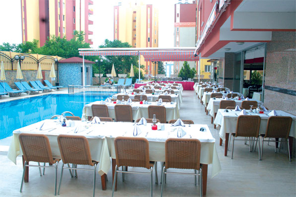 هتل سه ستاره ی لارا دینک آنتالیا