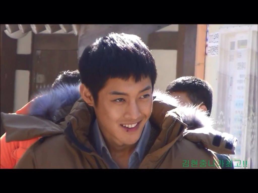 KHJ Waiting in Line for Food @ IG Shooting Site