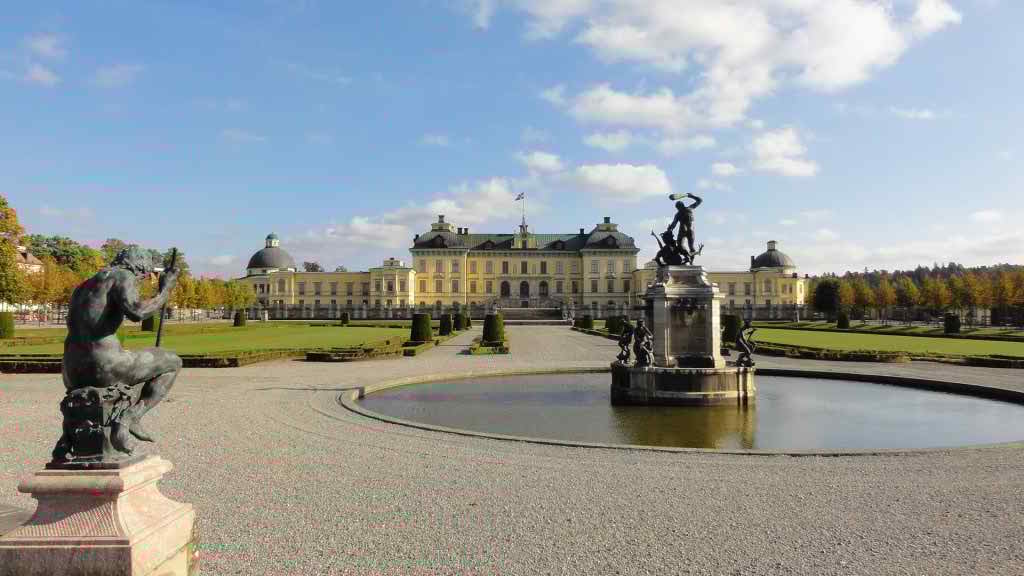 http://s4.picofile.com/file/8182602392/359.jpg