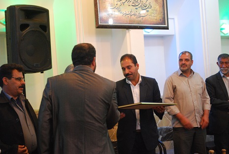http://s4.picofile.com/file/8185831300/milad_imamali_12_.JPG