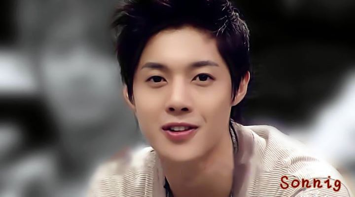 Young and Handsome Hyun Joong