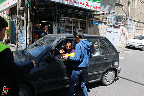 خادمين هيئت زوارالحسين در ايستگاه صلواتي شهيد دولت آبادي ويژه جشن نيمه شعبان98