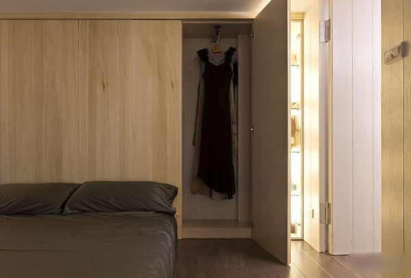 طراحی هوشمندانه آپارتمان به رنگ تیره روشن