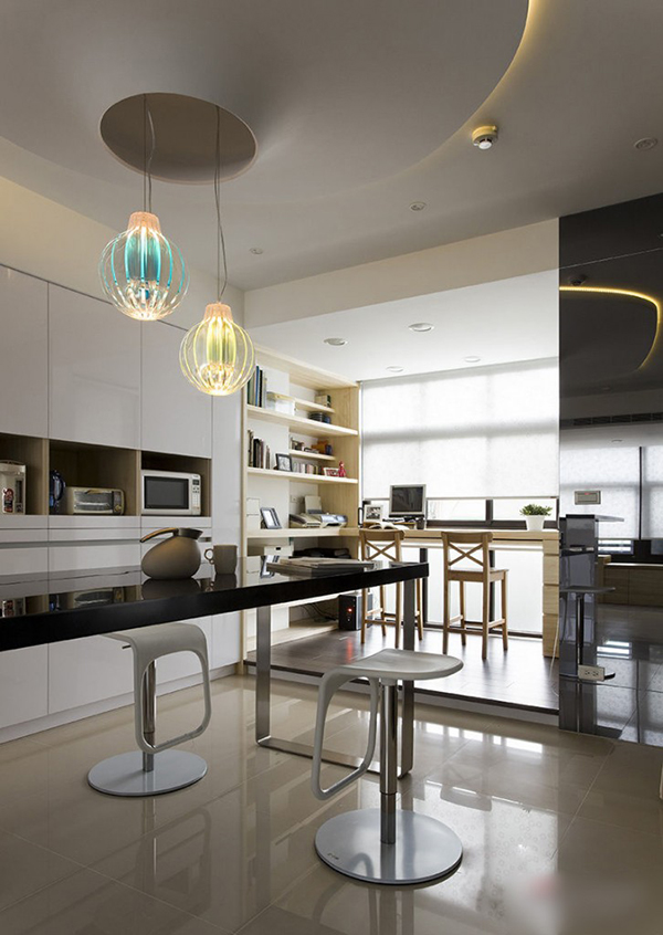طراحی هوشمندانه آپارتمان به رنگ تیره روشن