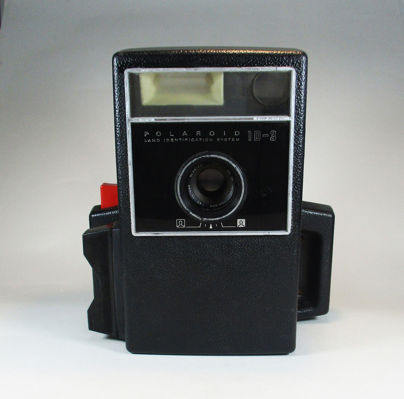 دوربین غول پیکر بسیار کمیاب و خاص Polaroid ID-3 